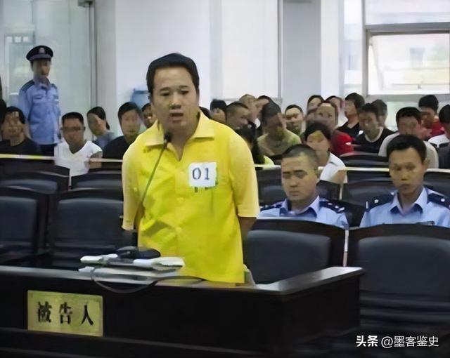 睡美女律师，长期霸占5名女法官，与“香港姐妹花”玩乐被捕落马