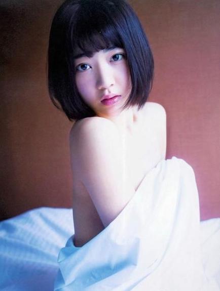 17岁日本美女宫肋咲良，最新性感写真照