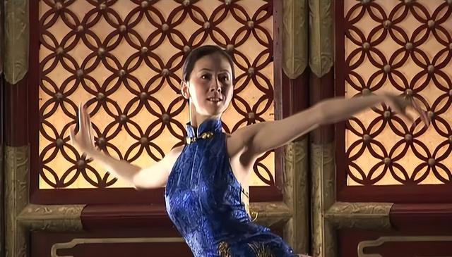著名舞蹈演员汤加丽，为艺术献身拍大尺度照片，导演丈夫果断离婚