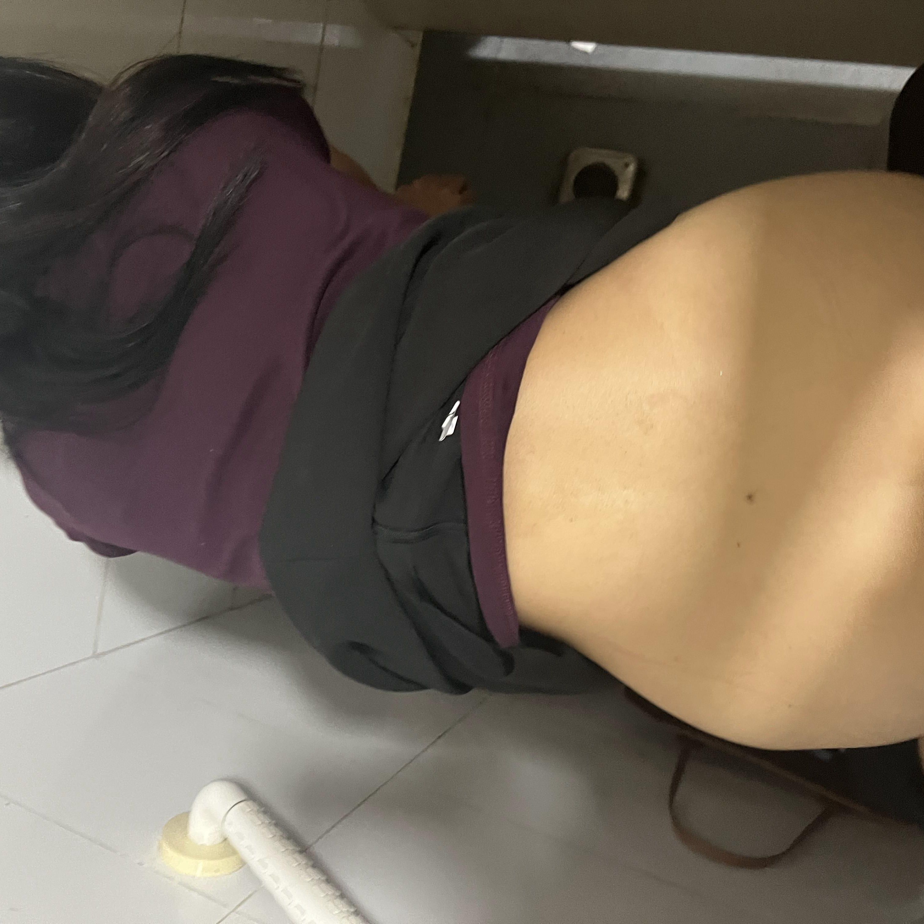 那个在远方愿意被我当成母狗操玩的大屁股女同事，我想你了