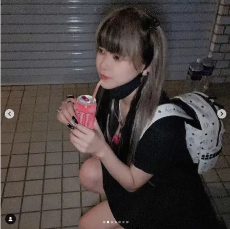 为什么日本女生背MCM粉色包，会被当成牛郎狂魔？