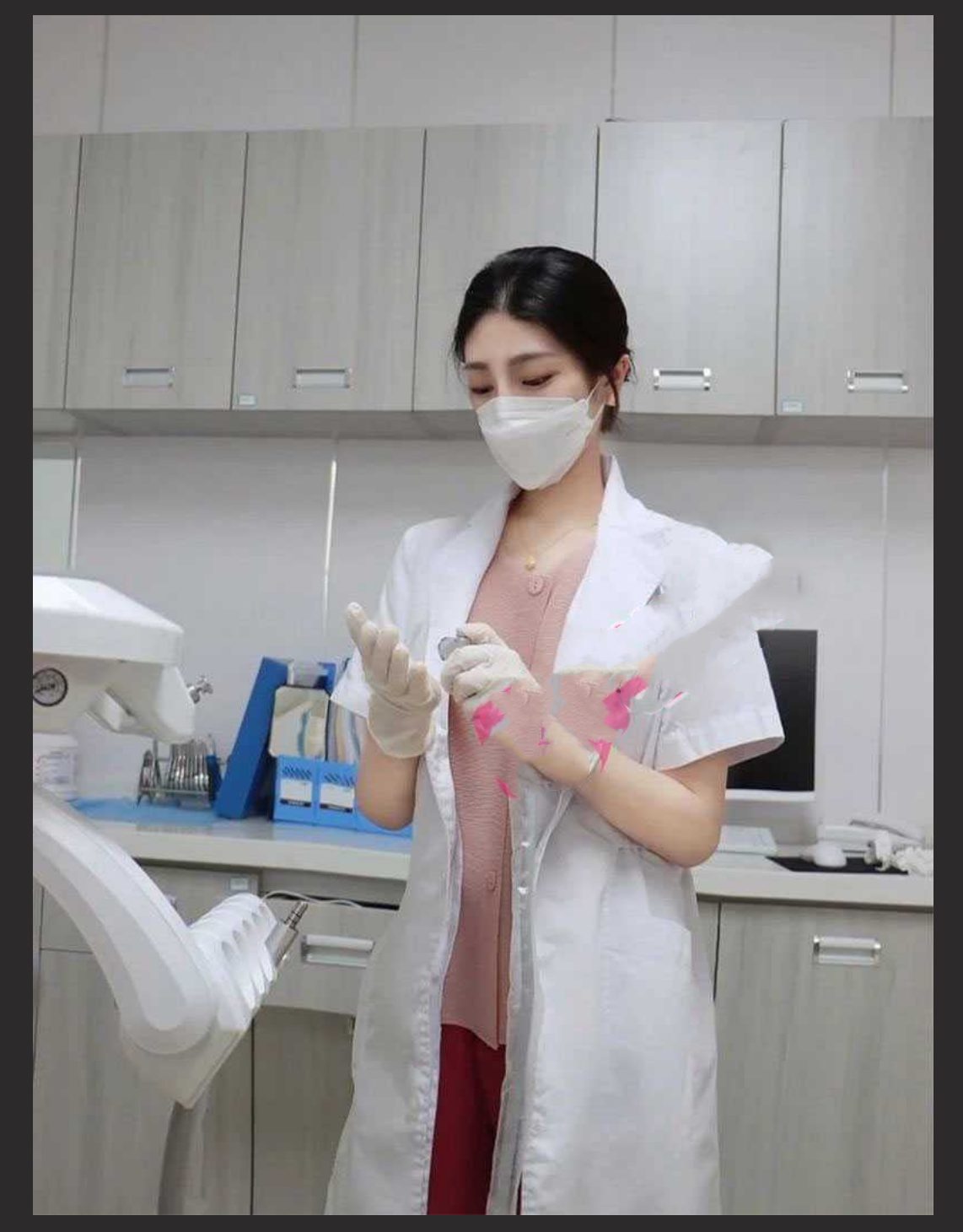 河南省人类精子库宣布将举行为期 50 天的大学生质量精液大比拼，护士帮忙口交、手打装入容器？